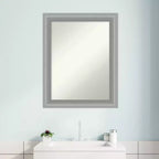 Miroir de salle de bain étroit en nickel poli 23" x 29", sans biseau