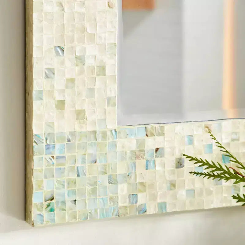 Miroir mural mosaïque fait main en nacre – Coins bleus, crème